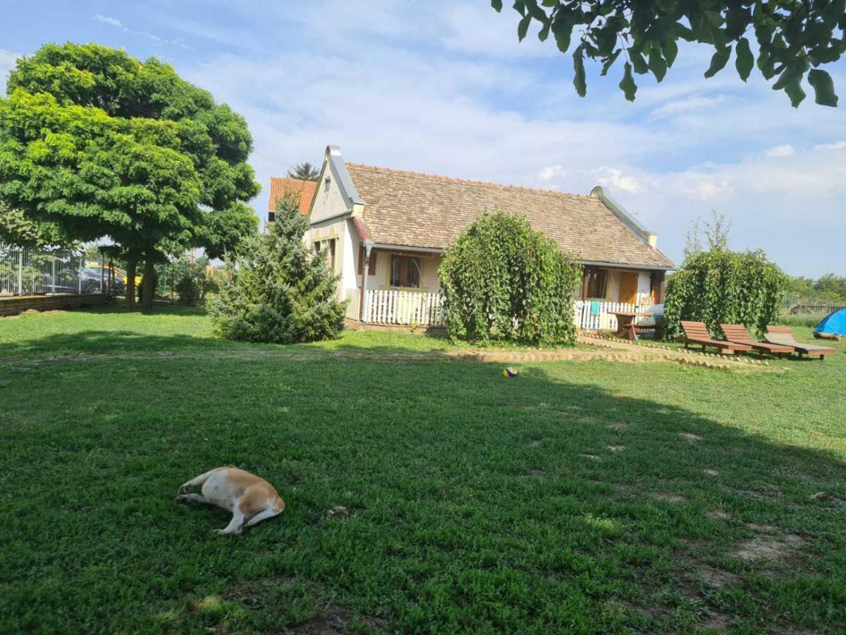Villa Diiva Curug Exterior photo