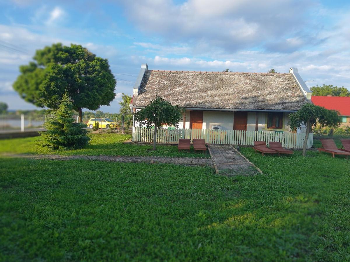 Villa Diiva Curug Exterior photo