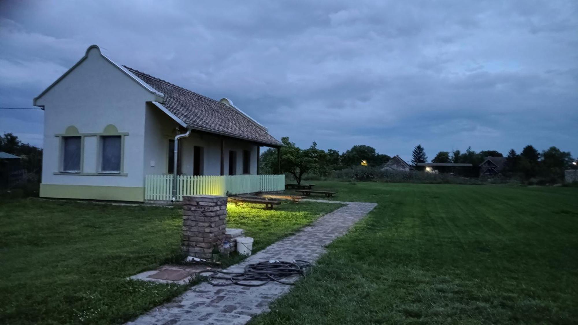 Villa Diiva Curug Exterior photo